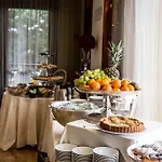 Lh Domus Caesari 4*