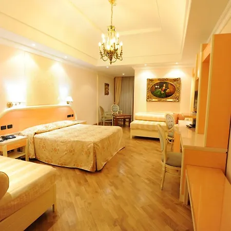Lh Domus Caesari Hotel 4*