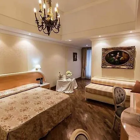 Lh Domus Caesari 4*