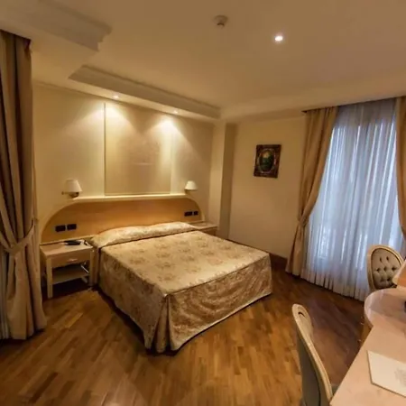 Otel Lh Domus Caesari 4*
