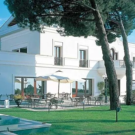 מלון Lh Domus Caesari 4*