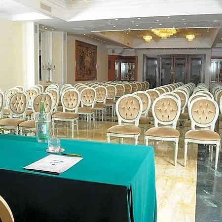 Lh Domus Caesari 호텔 4*