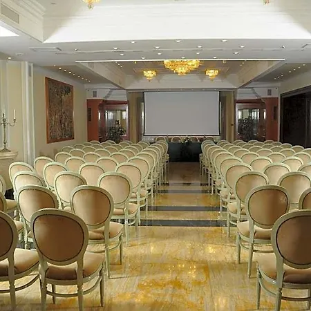 Lh Domus Caesari 4*