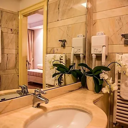 Lh Domus Caesari 4*