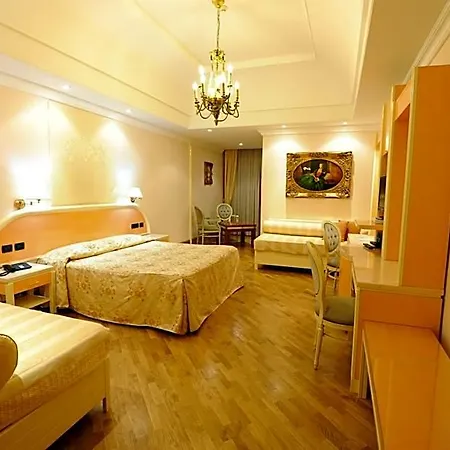 Lh Domus Caesari מלון 4*