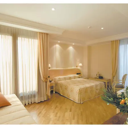 Hotel Lh Domus Caesari Marino