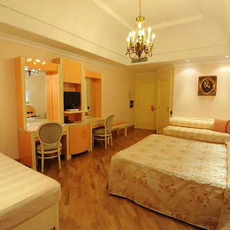 Lh Domus Caesari Hotel